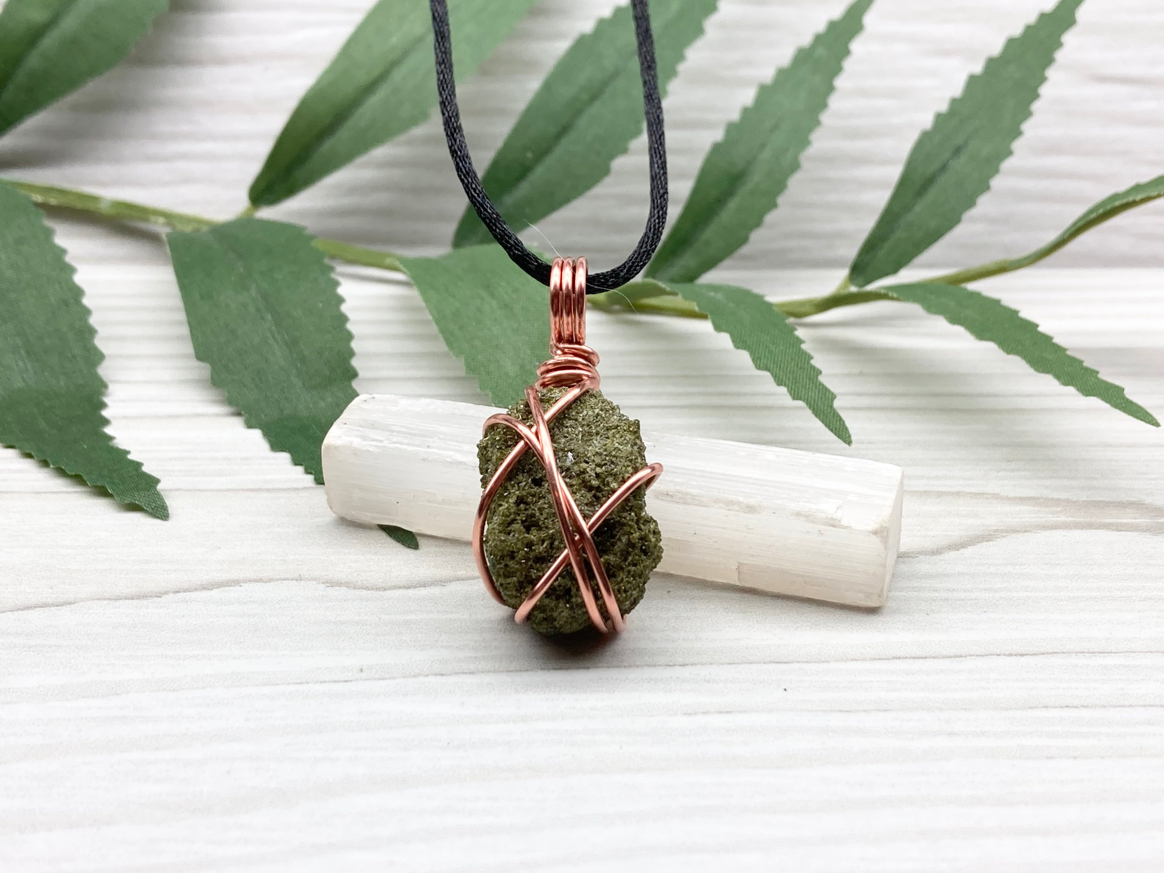 Raw Epidote Necklace - Solstice Waves – solsticewaves