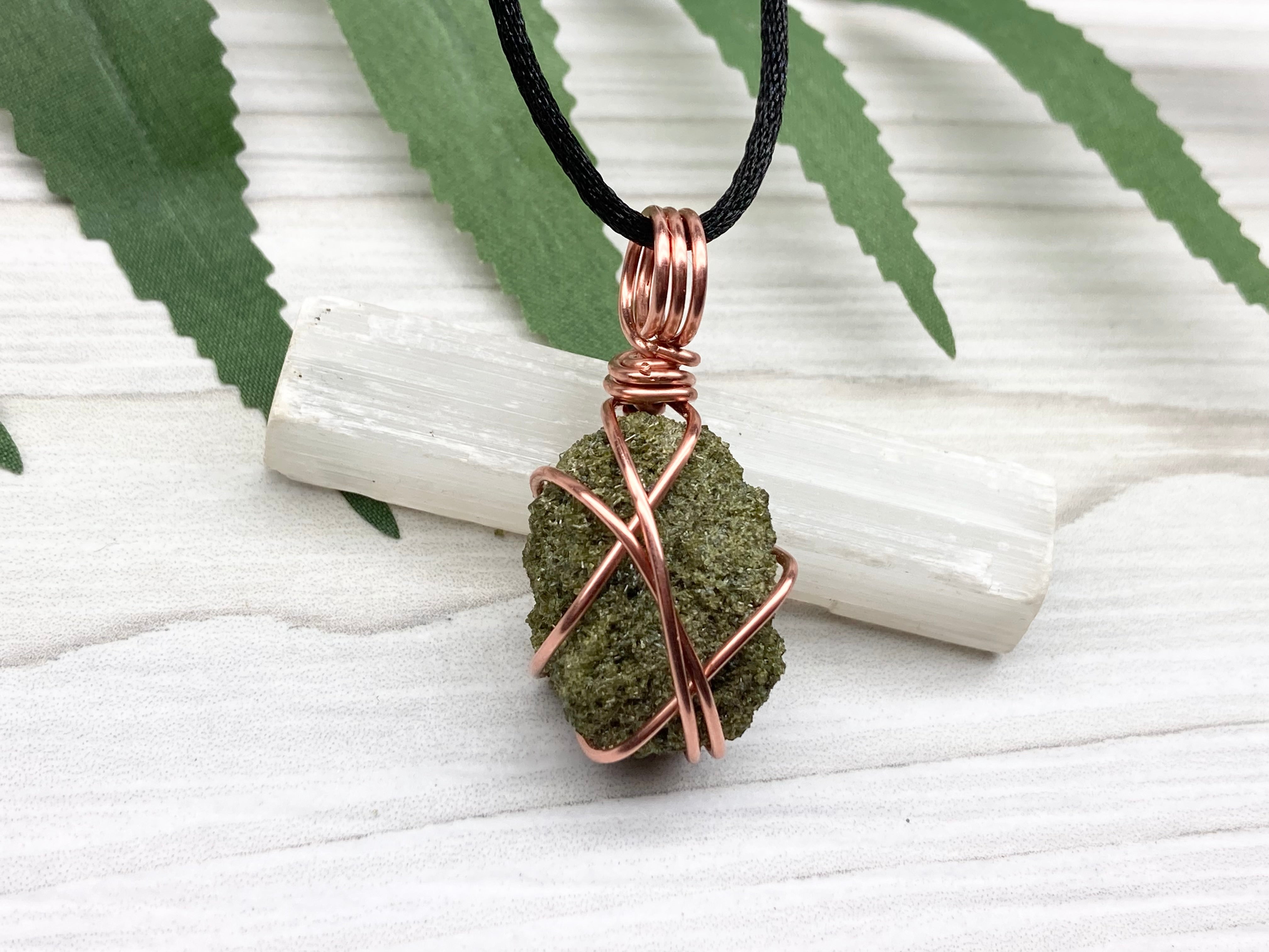 Raw Epidote Necklace - Solstice Waves – solsticewaves