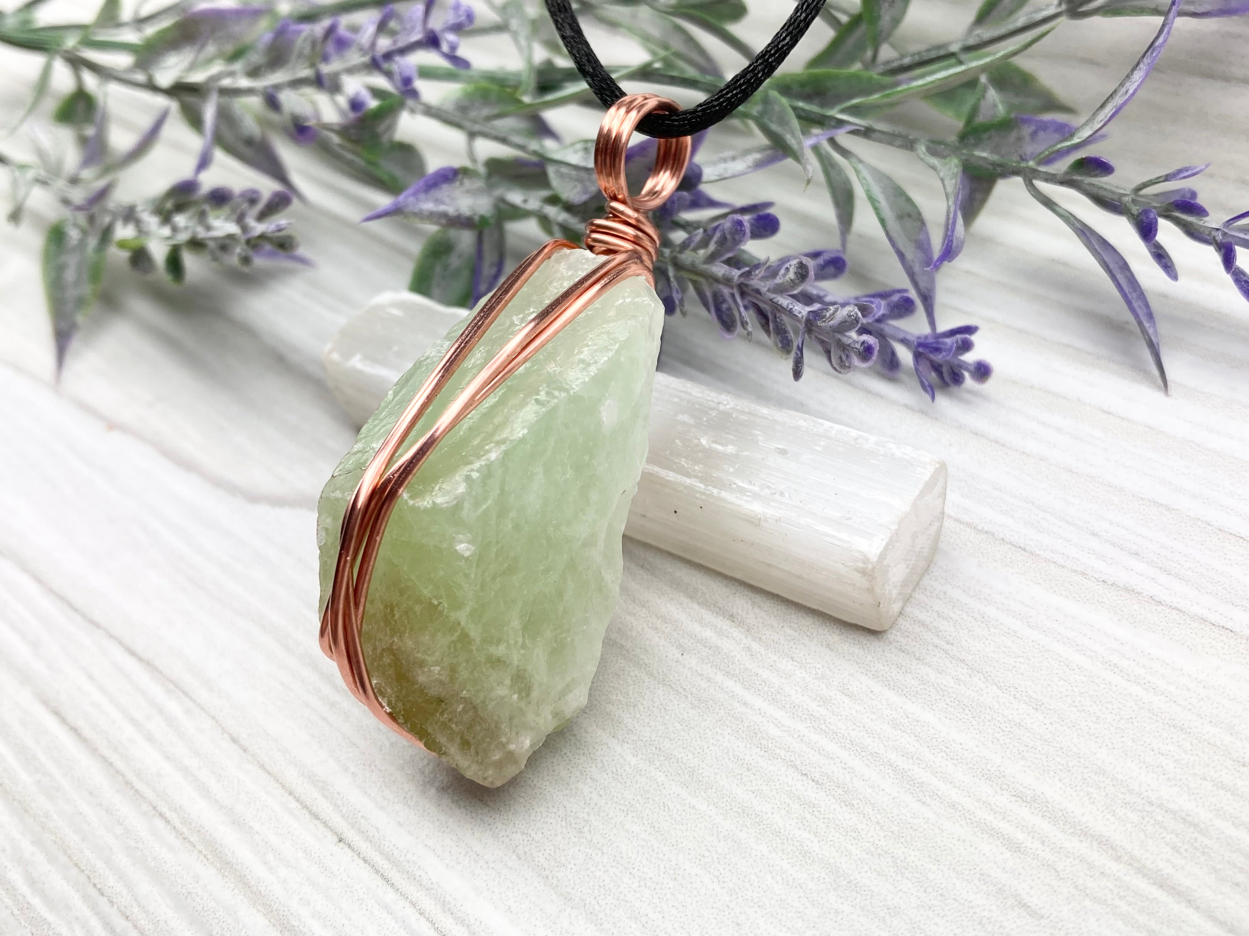 Green calcite deals crystal necklace